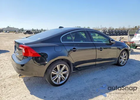 2013 Volvo S60 T5 z USA, uszkodzony, nr VIN YV1612FS9D2208524